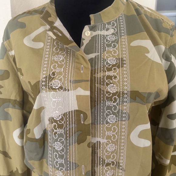 Johnny Was 3J Camo Button Down Shirt Size M - Picture 3 of 7